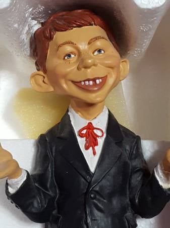 MAD Magazine Alfred E Neuman Statue | Kooky Kollectibles